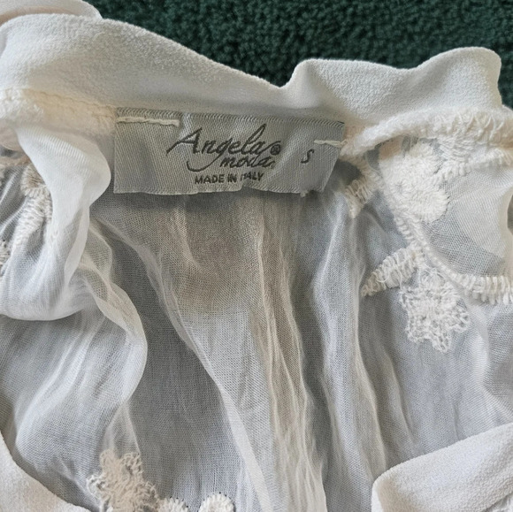 Angela moda silk Italian blend floral embroidered cream color sheer tee Small - Picture 3 of 6